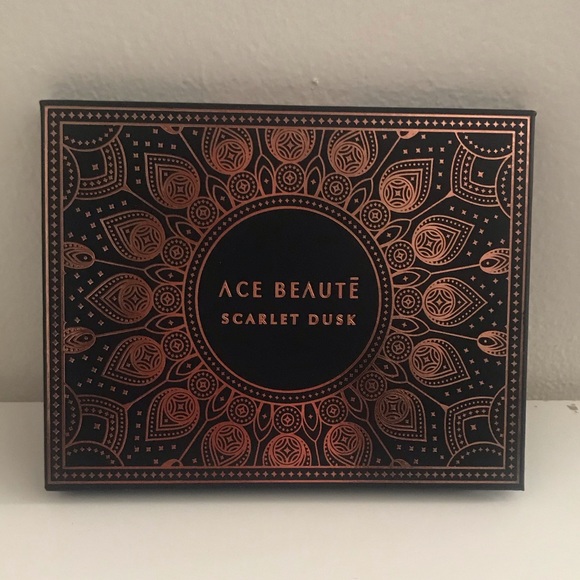 Ace Beaute Eyeshadow Palette - Picture 2 of 3